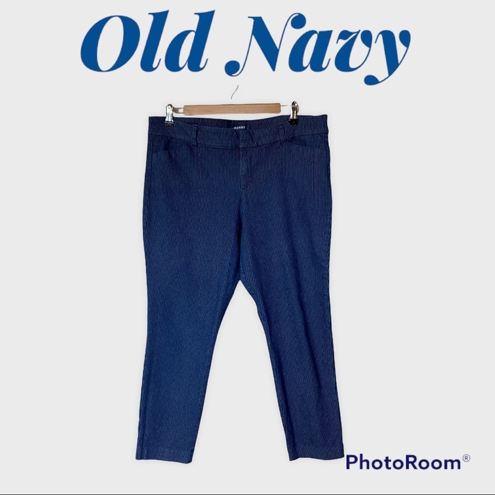 Old Navy Pin Stripped Denim Mid Rise Pixie Pants (14)